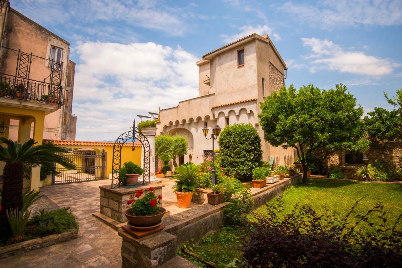 Bed and Breakfast Torre Caetana Minturno Exterior foto